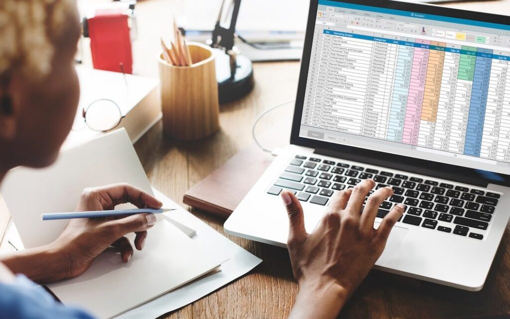 How to Streamline Financial Management with a Remote Accountant?
